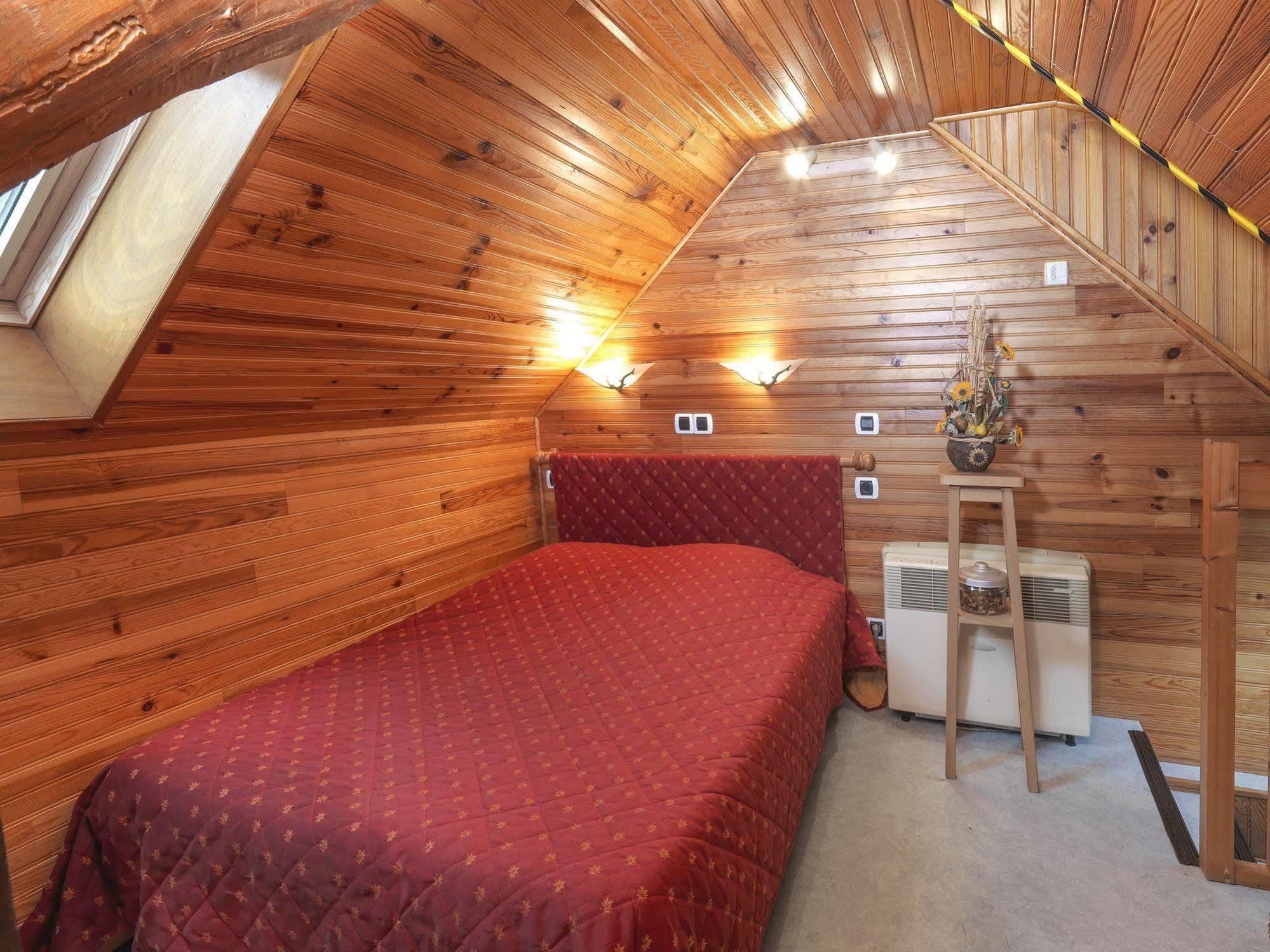 Auberge De L'Isard Saint-Denis  Eksteriør billede
